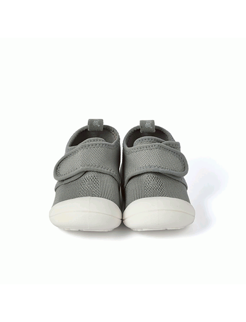 Knit-Sneakers-Grey-Attipas-caminado-Zapato-Infantil-respetuoso-correr-saltar-explorar-Autonimia-Crecimiento-Verano-Puericultura-Tienda-Online-Zaragoza